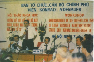 Tinh gọn bộ máy Chính phủ với việc giảm gần 40 đầu mối nhìn từ 25 năm trước