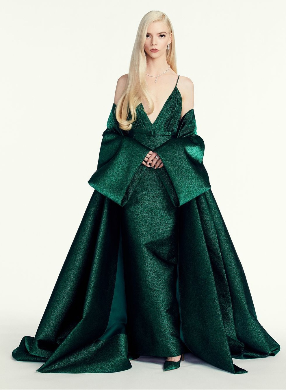 Minh tinh mới nổi Anya Taylor-Joy khoe chân dài trên phố - 5 Minh tinh mới nổi Anya Taylor-Joy khoe chân dài trên phố - 5