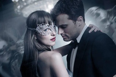 Khi sao “đau lòng” nhớ lại… nụ hôn đầu