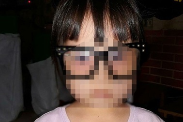 Gia đình rong ruổi cửa khẩu, bến xe tìm con gái 5 tuổi mất tích