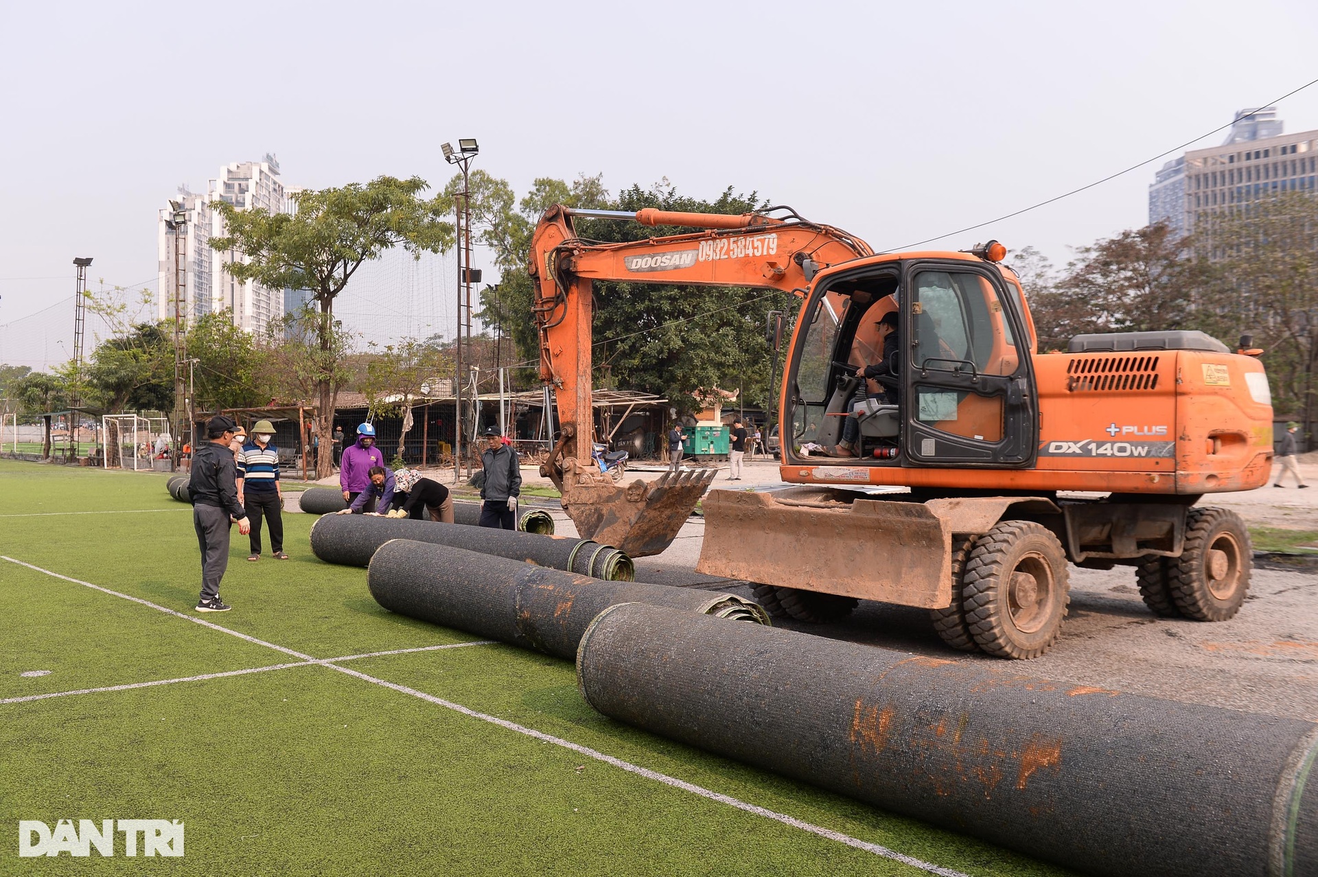 Đang tháo dỡ loạt công trình tại 4,3ha đất nông nghiệp bị biến tướng - 9 Đang tháo dỡ loạt công trình tại 4,3ha đất nông nghiệp bị biến tướng - 9