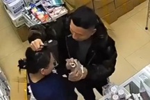 Công an vào cuộc vụ nữ nhân viên nhà thuốc bị khách hành hung