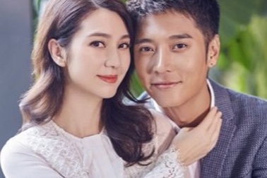 Mỹ nhân Hồng Hân và chồng trẻ vực dậy sau scandal ngoại tình