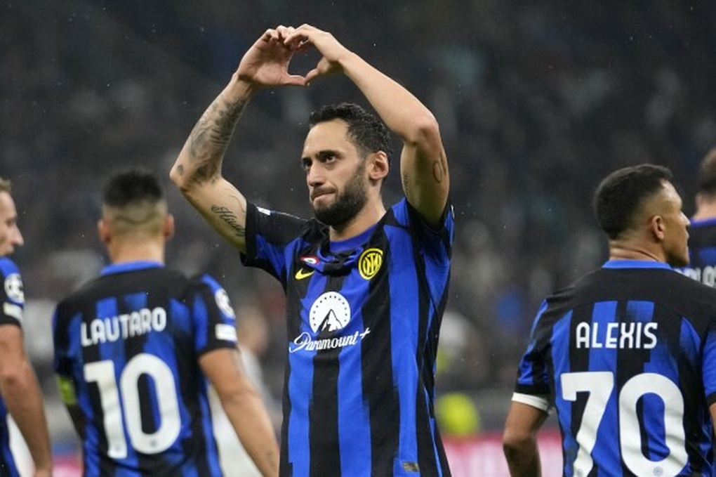 Cựu ngôi sao Man Utd bất ngờ tỏa sáng giúp Inter chiến thắng - 3 Cựu ngôi sao Man Utd bất ngờ tỏa sáng giúp Inter chiến thắng - 3
