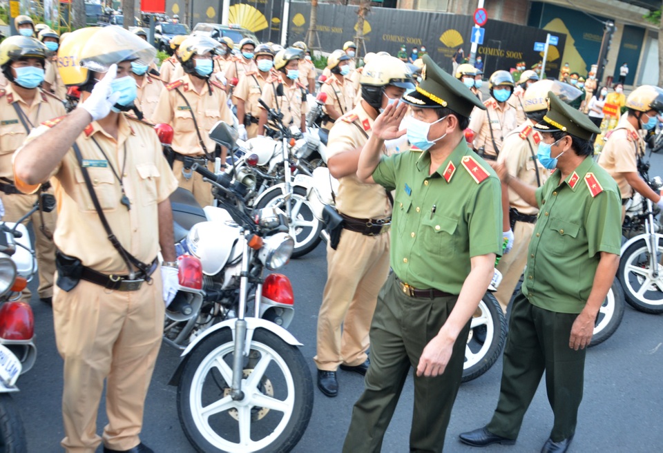 Công an TPHCM mở đợt cao điểm trấn áp tội phạm trước Tết nguyên đán - 5 Công an TPHCM mở đợt cao điểm trấn áp tội phạm trước Tết nguyên đán - 5