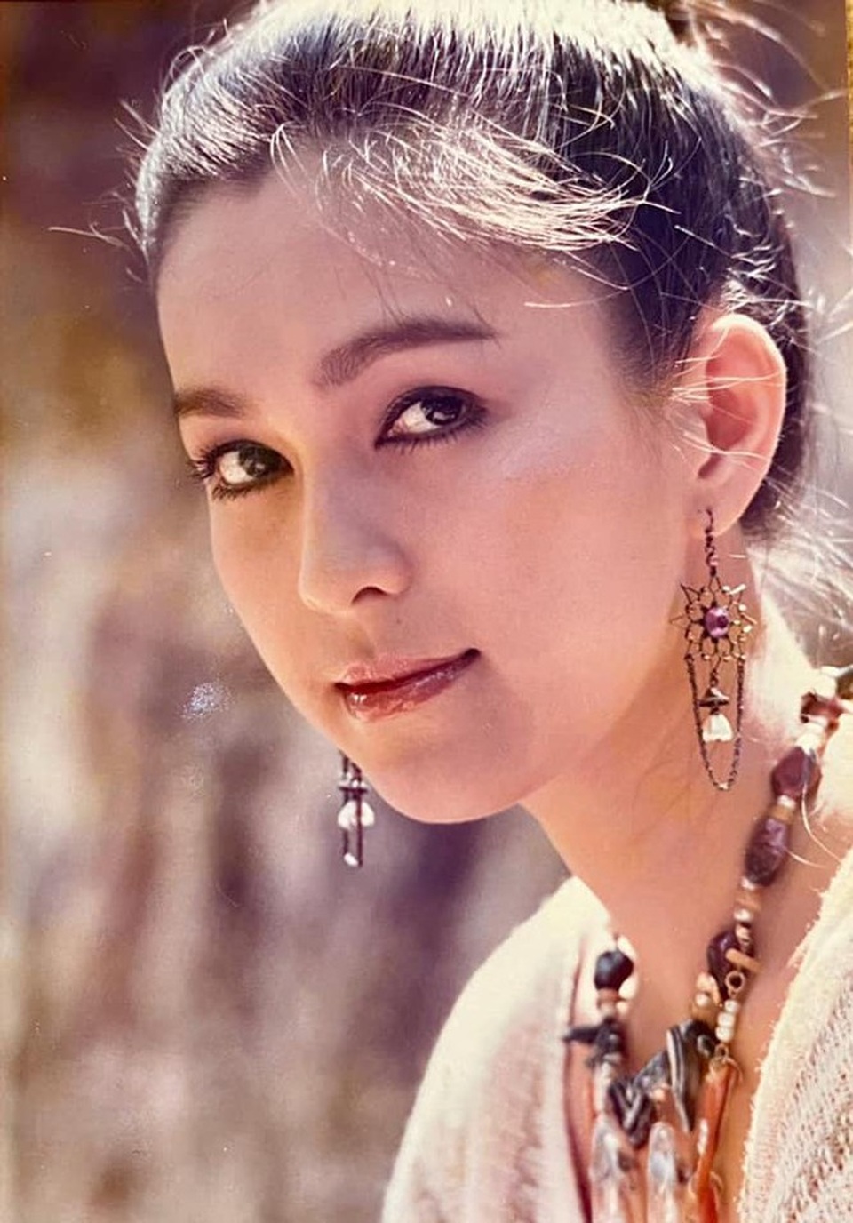 Ảnh thanh xuân đẹp nao lòng của những “Nữ hoàng ảnh lịch Việt” - 1 Ảnh thanh xuân đẹp nao lòng của những “Nữ hoàng ảnh lịch Việt” - 1