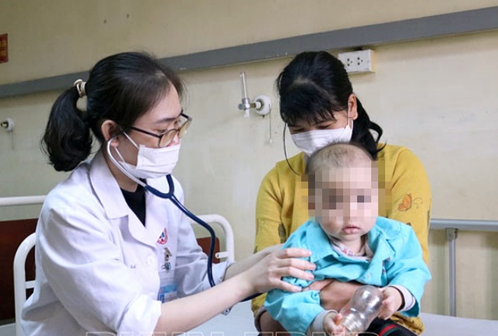Bé 1 tuổi nguy kịch vì căn bệnh trẻ nào cũng dễ mắc - 1 Bé 1 tuổi nguy kịch vì căn bệnh trẻ nào cũng dễ mắc - 1
