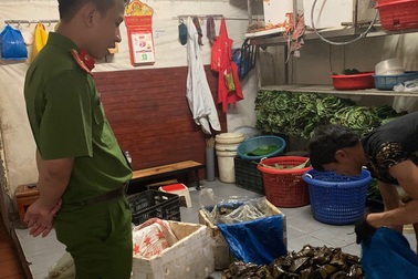 Phát hiện cơ sở sản xuất bánh gói sử dụng hàn the