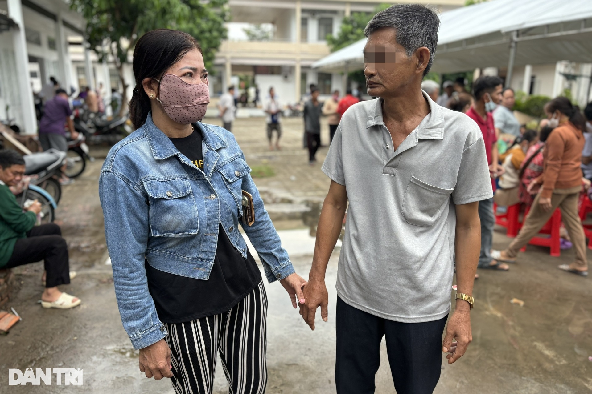 Người đàn ông ngủ dậy bỗng... tâm thần, vợ 23 năm đi khắp nơi để cứu chồng - 7 Người đàn ông ngủ dậy bỗng... tâm thần, vợ 23 năm đi khắp nơi để cứu chồng - 7