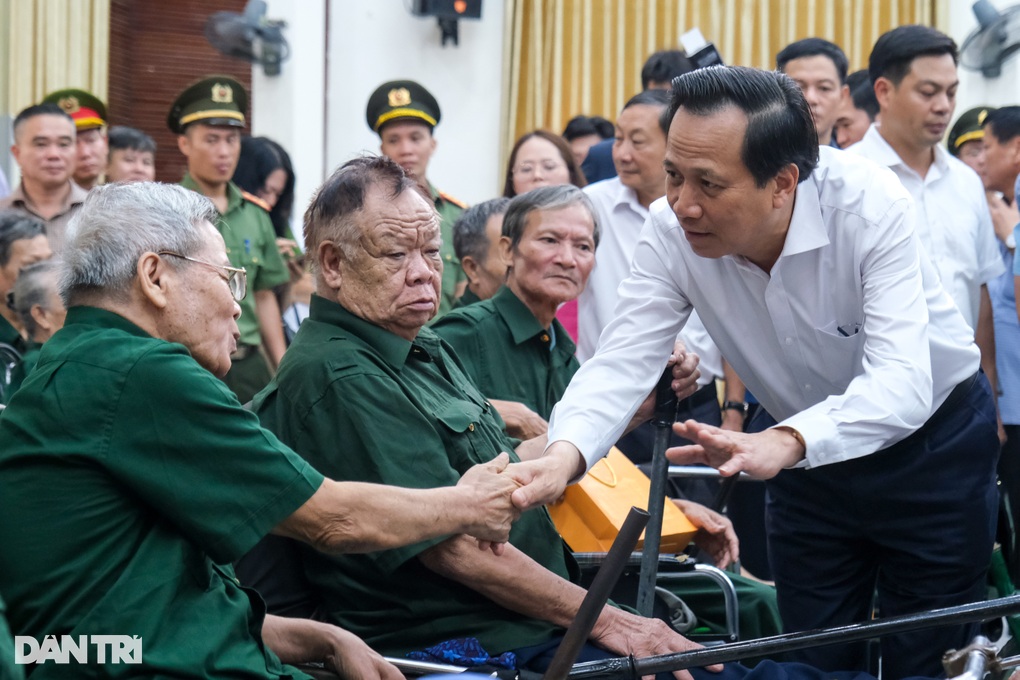 Bộ trưởng gỡ khó việc công nhận liệt sĩ với thương binh nặng qua đời - 2 Bộ trưởng gỡ khó việc công nhận liệt sĩ với thương binh nặng qua đời - 2