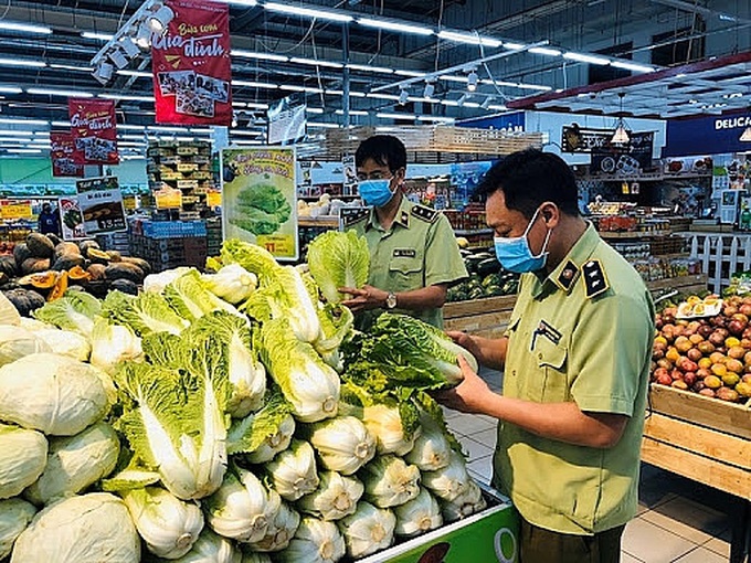 Siết chặt quản lý, kiểm soát sản phẩm thực phẩm từ các tỉnh nhập vào Hà Nội - Ảnh 1.