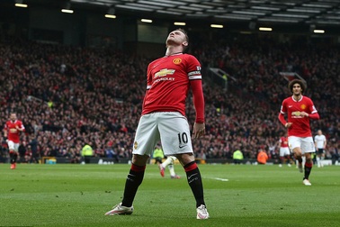 Màn ăn mừng "chẳng giống ai" của Rooney