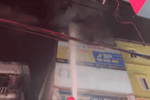 Toàn cảnh vụ cháy làm 4 người chết ở phố Định Công Hạ