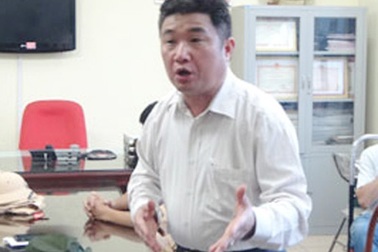 Khởi tố 2 bố con đánh CSGT nhập viện