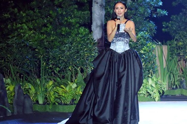 Huyền Ny cuốn hút trong ngày tái xuất tại Việt Nam