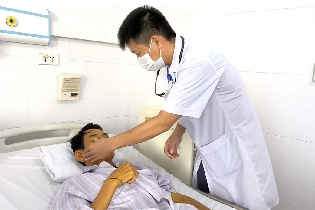 Người đàn ông bị suy thận cấp chỉ vì vết thương nhỏ ở chân - 1