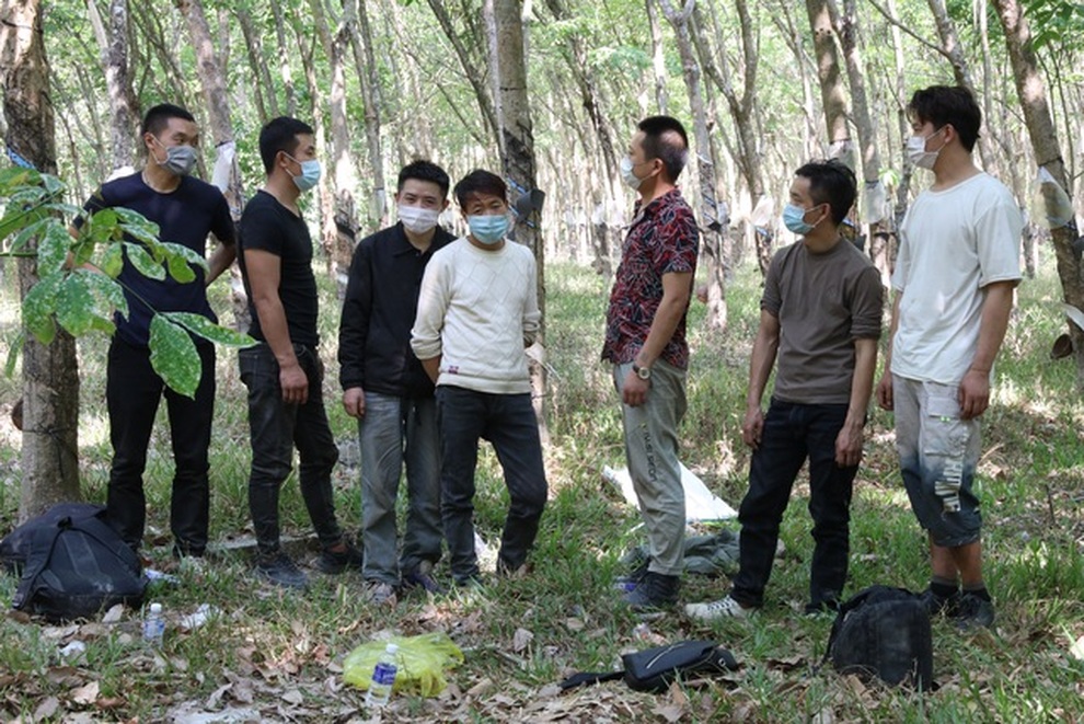 Gian nan truy vết người nước ngoài nhập cảnh trái phép - 1 Gian nan truy vết người nước ngoài nhập cảnh trái phép - 1