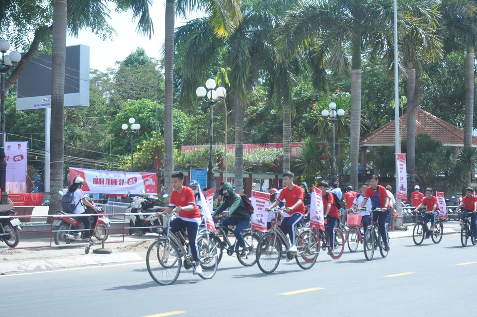 Sinh viên hành động thiết thực phòng, chống HIV/AIDS - 6 Sinh viên hành động thiết thực phòng, chống HIV/AIDS - 6