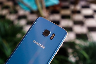 7 sắc thái trong ngôn ngữ thiết kế của Galaxy S7 edge Xanh Coral