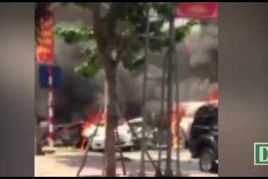 Video hiện trường vụ nổ xe taxi kinh hoàng ở Cẩm Phả