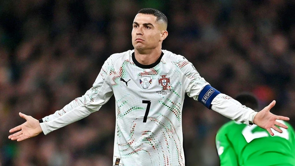 C.Ronaldo bị loại khỏi đội tuyển Bồ Đào Nha, cơ hội World Cup lung lay - 2 C.Ronaldo bị loại khỏi đội tuyển Bồ Đào Nha, cơ hội World Cup lung lay - 2