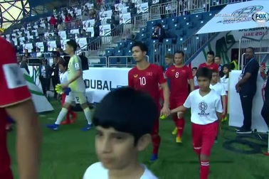 Tuyển Việt Nam và Nhật Bản ra sân thi đấu trận tứ kết Asian Cup