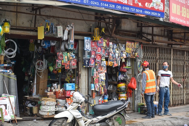 Hà Nội trong ngày đầu tiên nới lỏng cách ly xã hội - 13 Hà Nội trong ngày đầu tiên nới lỏng cách ly xã hội - 13