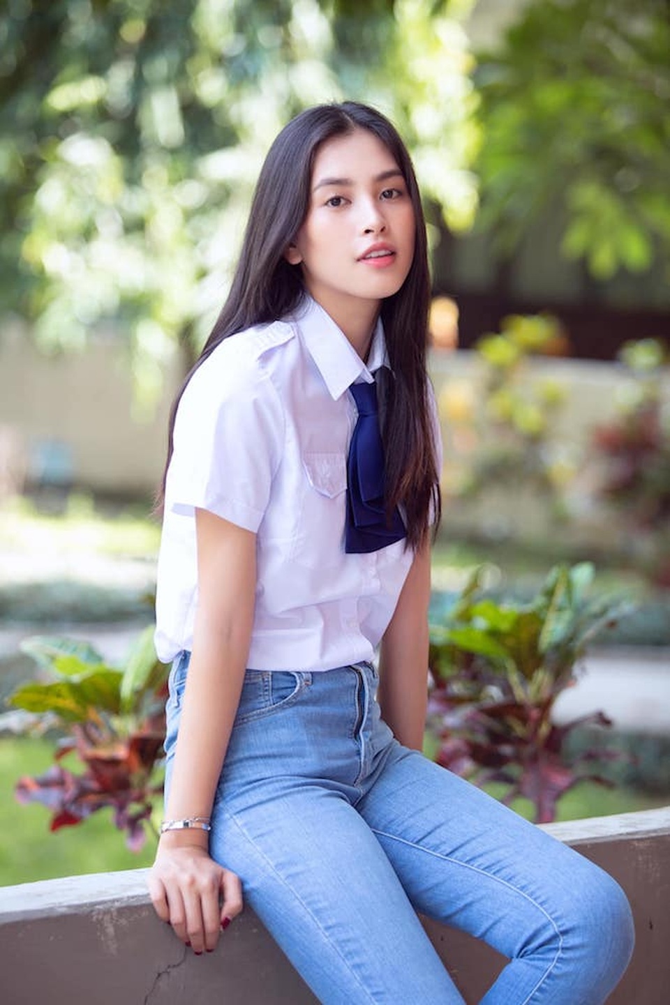 Văn Mai Hương bất ngờ khoe eo thon, ngực đầy - 14 Văn Mai Hương bất ngờ khoe eo thon, ngực đầy - 14