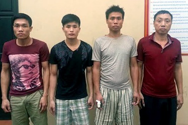 Hà Nội: Giải quyết mâu thuẫn bằng dao kiếm