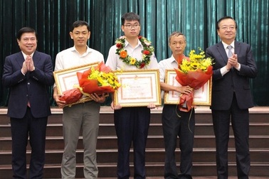TPHCM: Học sinh đoạt HC Bạc Olympic Toán quốc tế được thưởng 150 triệu đồng
