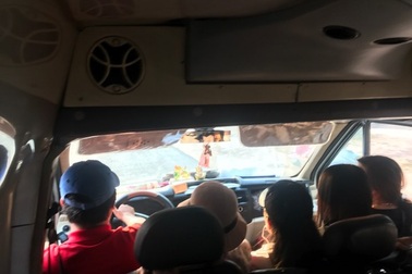 Xe nhồi khách chạy “bạt mạng”, hành khách nín thở chờ xuống