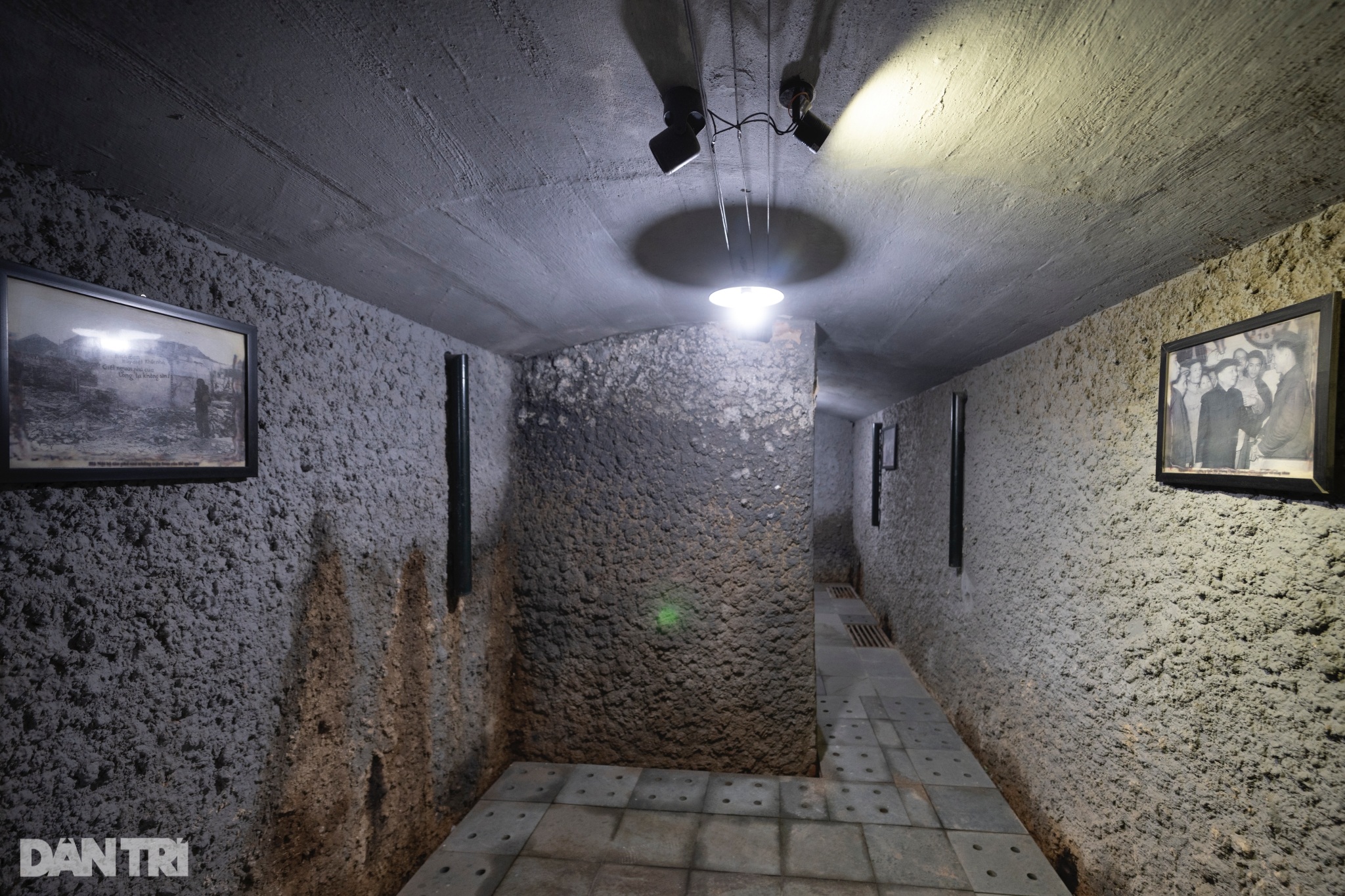 View - Hình ảnh hiếm hoi về căn hầm bí mật hơn 130 năm tuổi cạnh hồ Hoàn Kiếm | Báo Dân trí