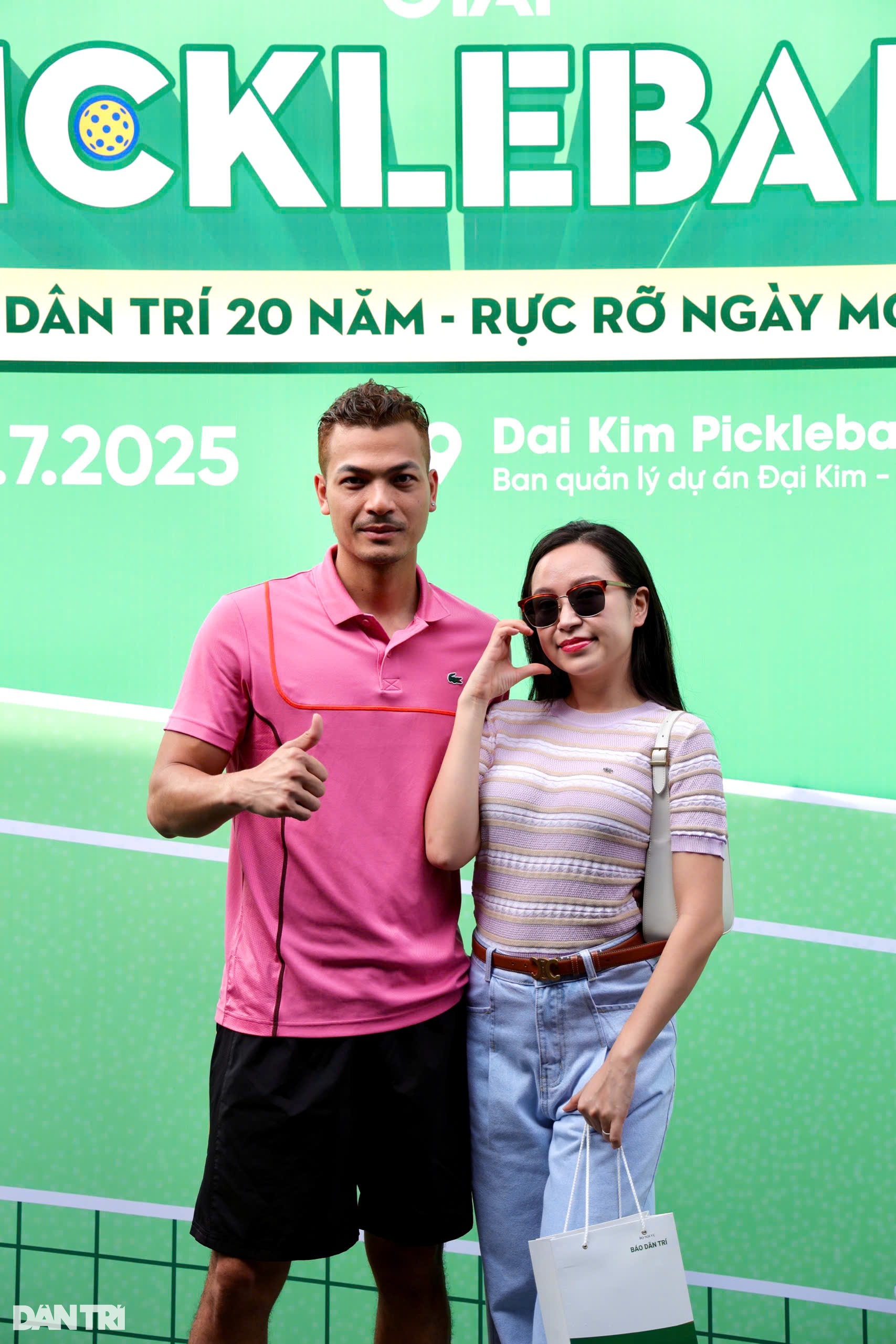 Vũ Tuấn Việt được bà xã cổ vũ, thi đấu hết mình giải pickleball Dân trí - 3 Vũ Tuấn Việt được bà xã cổ vũ, thi đấu hết mình giải pickleball Dân trí - 3