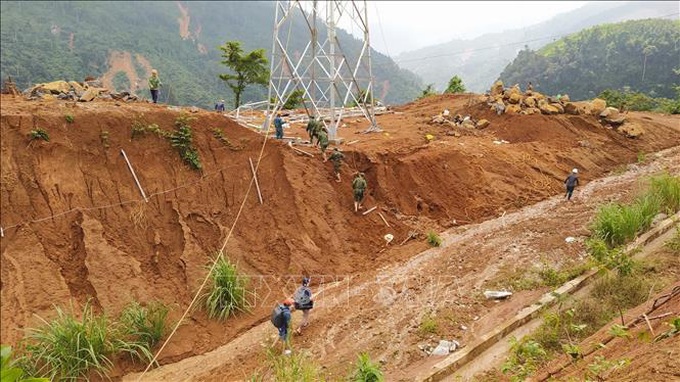 Tìm được 5 thi thể bị vùi lấp do sạt lở đất tại huyện Phước Sơn, Quảng Nam - Ảnh 8. Tìm được 5 thi thể bị vùi lấp do sạt lở đất tại huyện Phước Sơn, Quảng Nam - Ảnh 8.