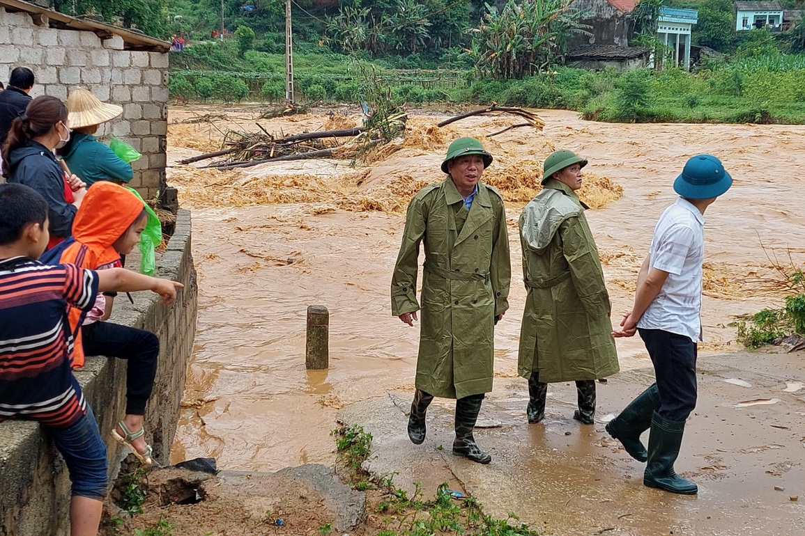 Lạng Sơn đường ngập như sông, một người thiệt mạng vì mưa lớn - 7 Lạng Sơn đường ngập như sông, một người thiệt mạng vì mưa lớn - 7