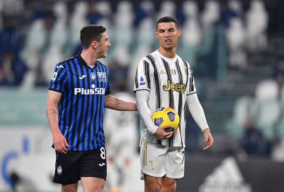 Cầu thủ Đức chia sẻ cảm giác xấu hổ khi bị C.Ronaldo từ chối đổi áo đấu - 2 Cầu thủ Đức chia sẻ cảm giác xấu hổ khi bị C.Ronaldo từ chối đổi áo đấu - 2