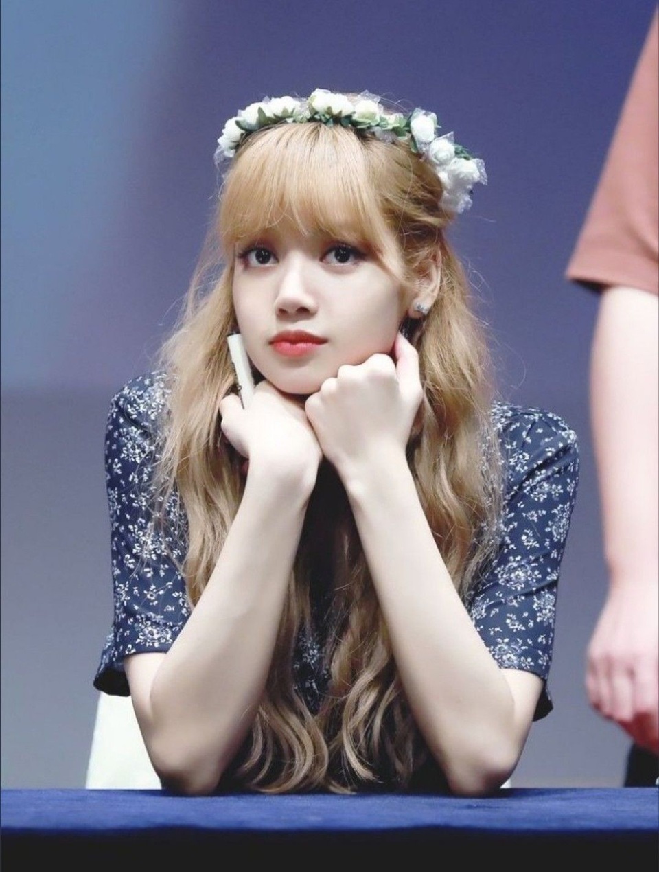 Bất ngờ với hình ảnh gợi cảm của Lisa (Blackpink) - 10 Bất ngờ với hình ảnh gợi cảm của Lisa (Blackpink) - 10