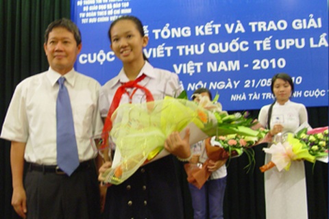 Trao giải nhất cho bức thư gửi đạo diễn Trương Nghệ Mưu