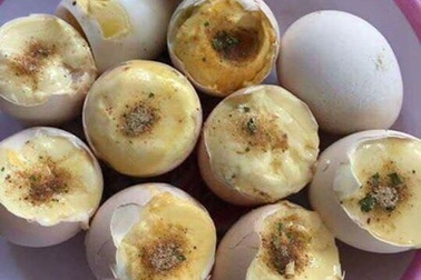 Lạ lùng bèo tây, trứng ung thành... đặc sản Hà Thành