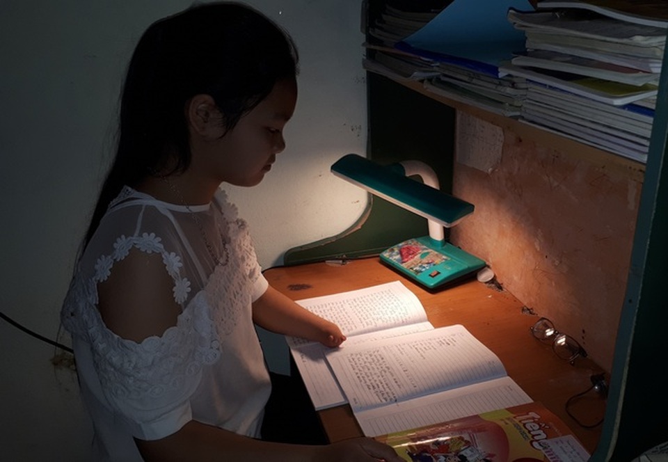 Xót xa cảnh người cha mang bệnh suy tim đứt ước mơ thay tay giả cho con - 2 Xót xa cảnh người cha mang bệnh suy tim đứt ước mơ thay tay giả cho con - 2