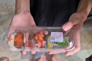 Video miếng sushi phát sáng