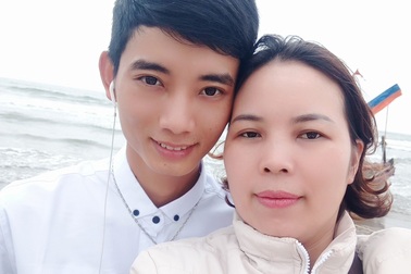 Chuyện tình khó tin của những cặp "vợ hơn chồng cả chục tuổi"