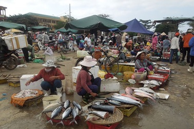 Đi chợ cá ... đầu Xuân