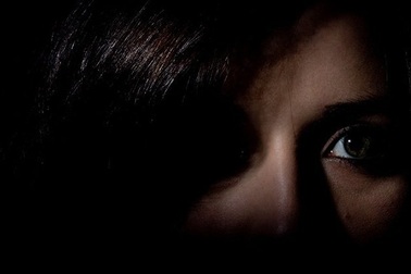 Vì sao chúng ta thường sợ bóng tối?