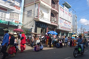 Khám BHYT tư nhân tăng vọt, lo vỡ quỹ