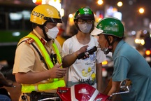 Uống ly rượu thuốc sau châm cứu, người đàn ông ở TPHCM bị phạt gần 3 triệu