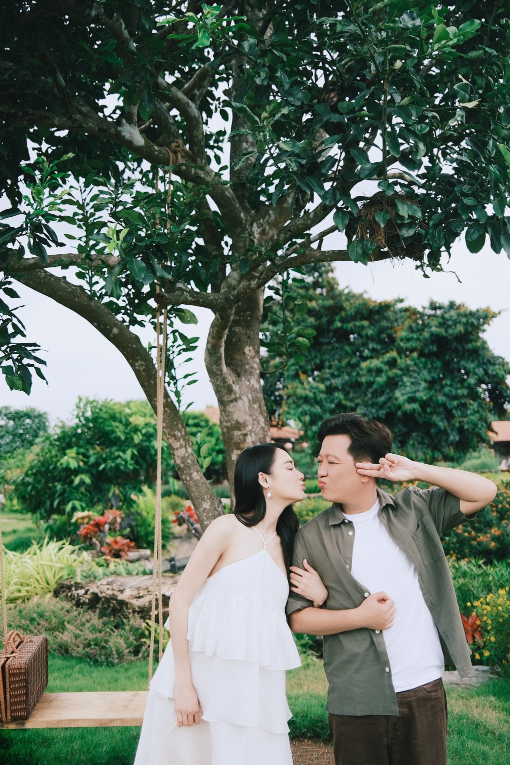 Trường Giang, Nhã Phương lần đầu công khai ảnh con gái - 3 Trường Giang, Nhã Phương lần đầu công khai ảnh con gái - 3