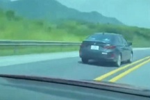 Phạt nữ tài xế lái ô tô đi sai làn trên cao tốc Nội Bài - Lào Cai