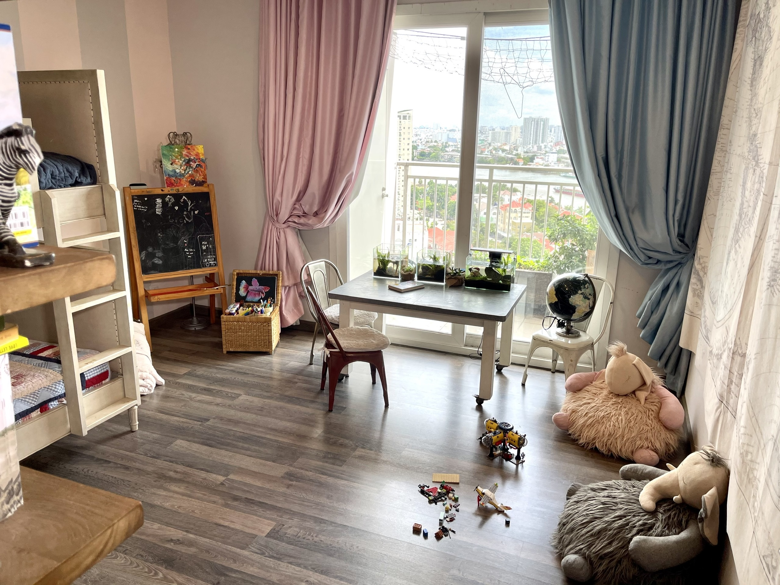 Cận cảnh căn hộ siêu sang nhưng đầy ấm cúng của ca sĩ Hồng Nhung - 10 Cận cảnh căn hộ siêu sang nhưng đầy ấm cúng của ca sĩ Hồng Nhung - 10