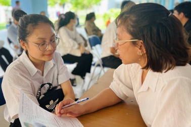 Thất nghiệp, cử nhân bằng giỏi méo mặt được chào lương... 2,9 triệu đồng